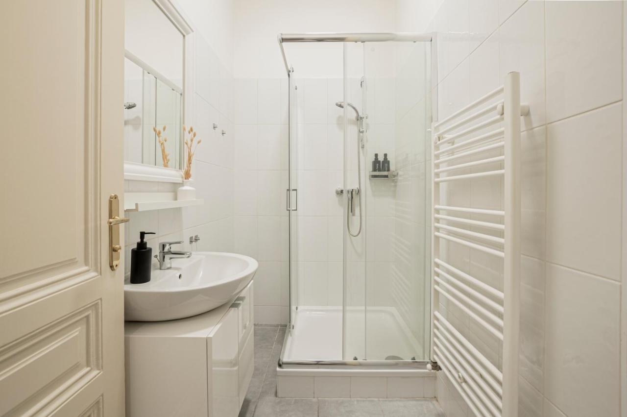 Apartament Charming Perfect For 4-6 Tram, Self-checkin Wiedeń